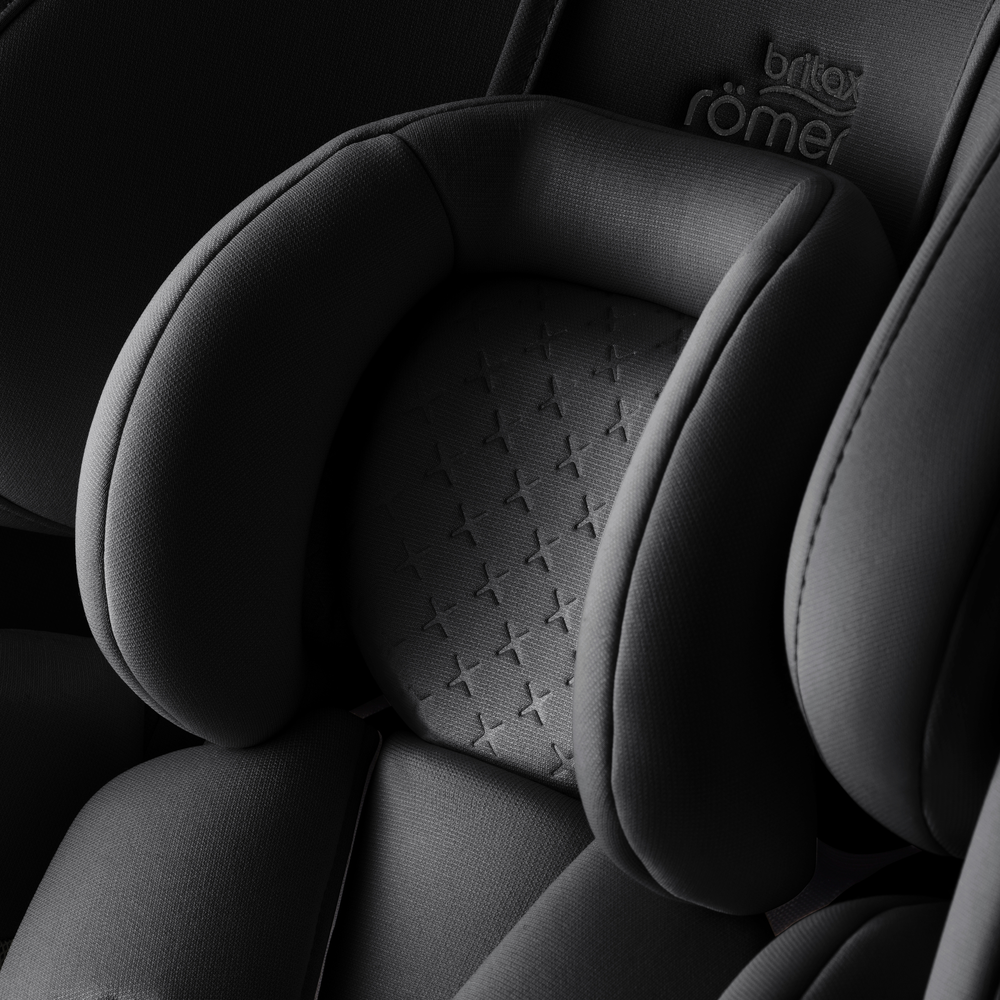 04_Detail_SWIVEL-GROW_MAX_AIR_OnyxBlack_Newborninsert_2026_300dpi.jpg